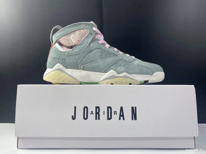 CT8528-002 Neutral 7 Air Retro Grey Jordan 0925